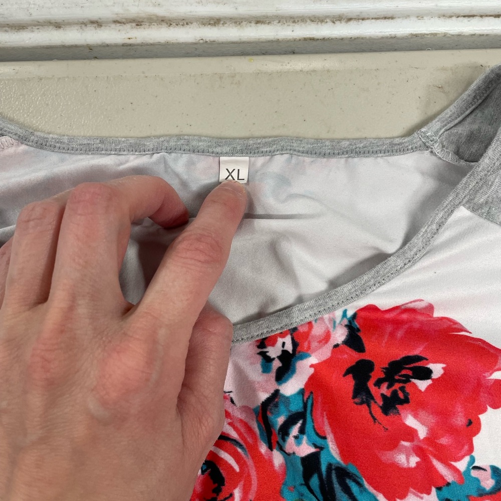 Women’s Floral Maternity Top - Picture 2 of 3